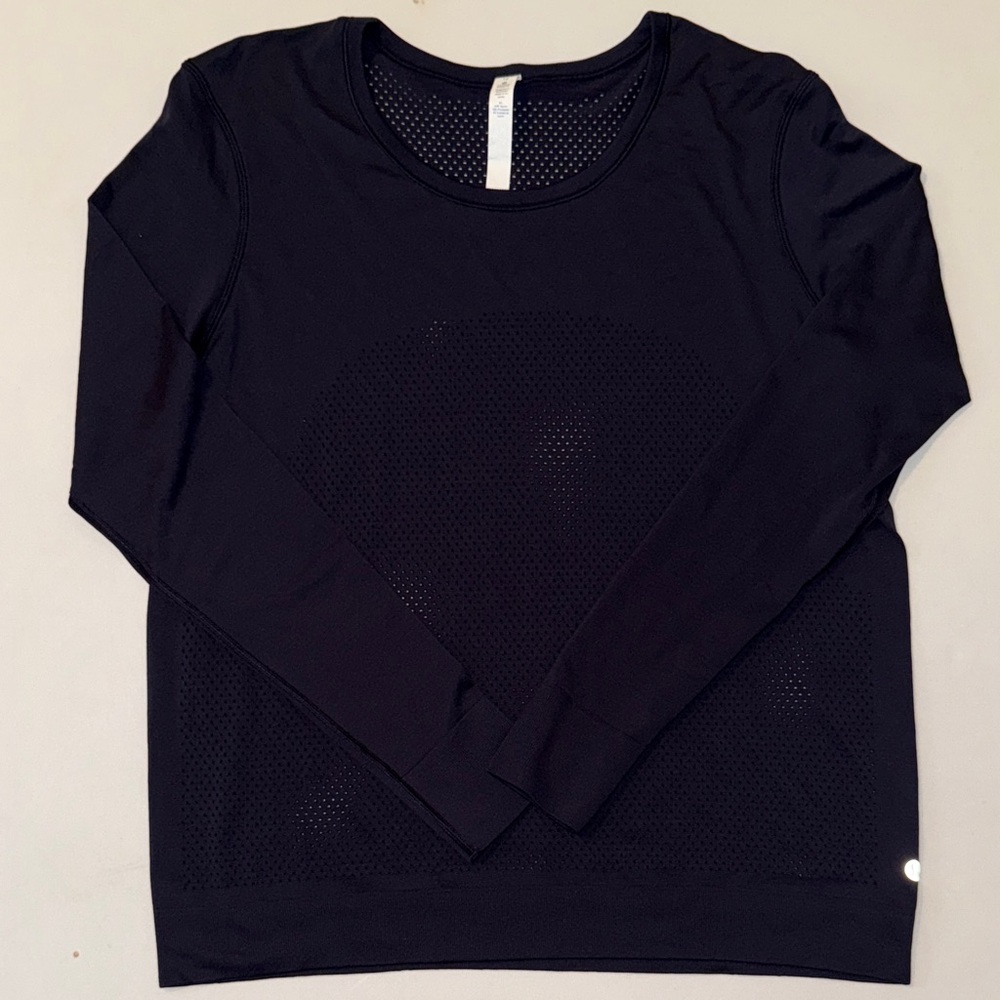 New Without Tags Lululemon Women's Navy  Long Sleeve